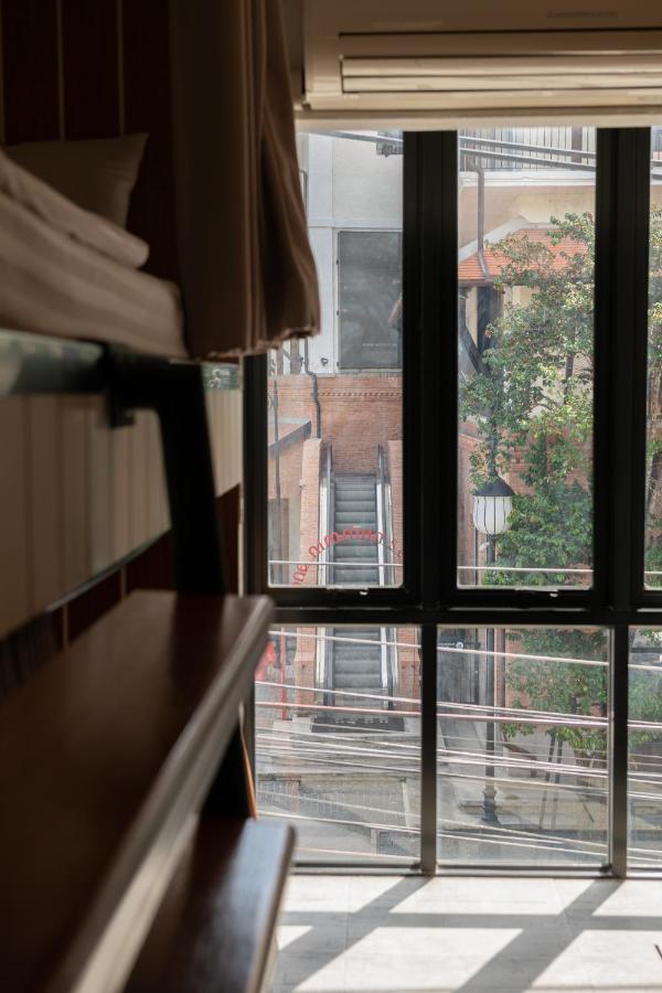 Bed Addict Hostel X Cafe Chiang Mai Exterior foto