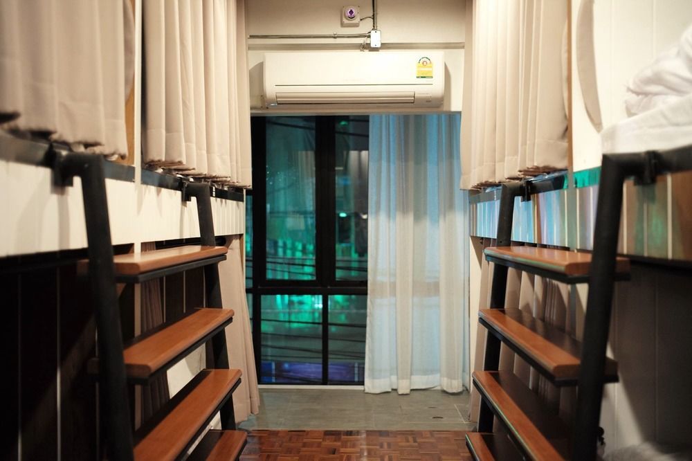 Bed Addict Hostel X Cafe Chiang Mai Exterior foto